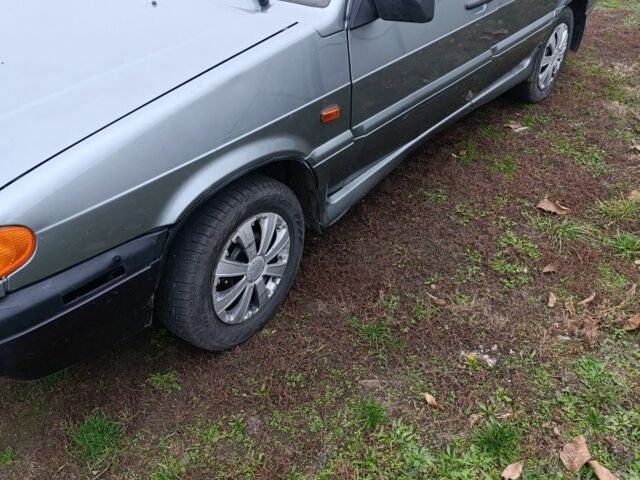 Серый ВАЗ 2111, объемом двигателя 1.5 л и пробегом 178 тыс. км за 1650 $, фото 3 на Automoto.ua