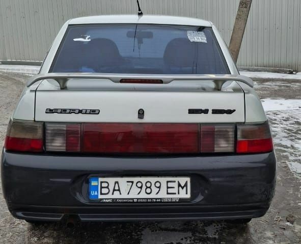 Серый ВАЗ 2111, объемом двигателя 1.6 л и пробегом 220 тыс. км за 2000 $, фото 2 на Automoto.ua