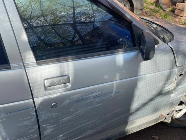 Серый ВАЗ 2111, объемом двигателя 1.5 л и пробегом 150 тыс. км за 713 $, фото 6 на Automoto.ua