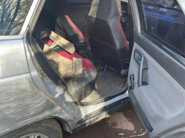 Серый ВАЗ 2111, объемом двигателя 1.5 л и пробегом 150 тыс. км за 713 $, фото 5 на Automoto.ua