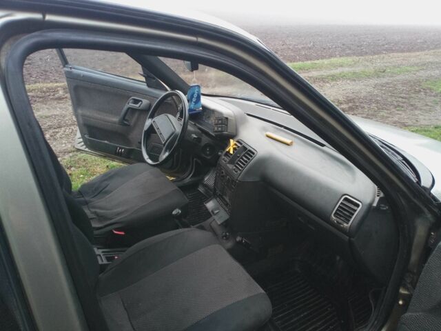 Серый ВАЗ 2111, объемом двигателя 1.5 л и пробегом 133 тыс. км за 1894 $, фото 8 на Automoto.ua