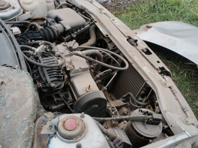 Серый ВАЗ 2111, объемом двигателя 1.5 л и пробегом 200 тыс. км за 500 $, фото 4 на Automoto.ua