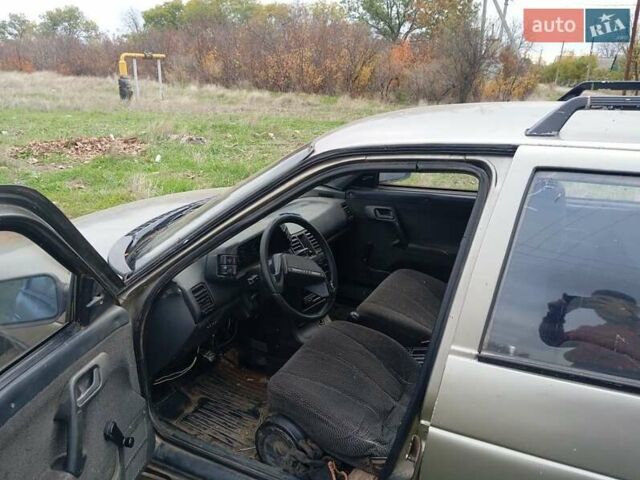 ВАЗ 2111 2000 в Снигиревке на Automoto.ua Серый ВАЗ 2111, объемом двигателя 1.5 л и пробегом 281 тыс. км за 1072 $, фото 4 на Automoto.ua