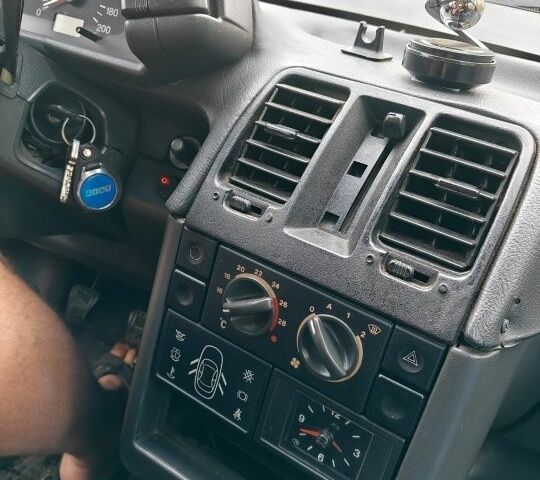 Серый ВАЗ 2111, объемом двигателя 0 л и пробегом 140 тыс. км за 1750 $, фото 5 на Automoto.ua