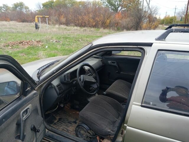 ВАЗ 2111 2000 в Снигиревке на Automoto.ua Серый ВАЗ 2111, объемом двигателя 1.5 л и пробегом 281 тыс. км за 1072 $, фото 5 на Automoto.ua