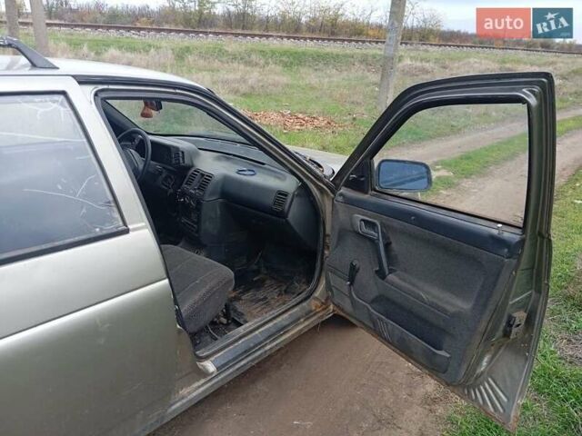 ВАЗ 2111 2000 в Снигиревке на Automoto.ua Серый ВАЗ 2111, объемом двигателя 1.5 л и пробегом 281 тыс. км за 1072 $, фото 8 на Automoto.ua