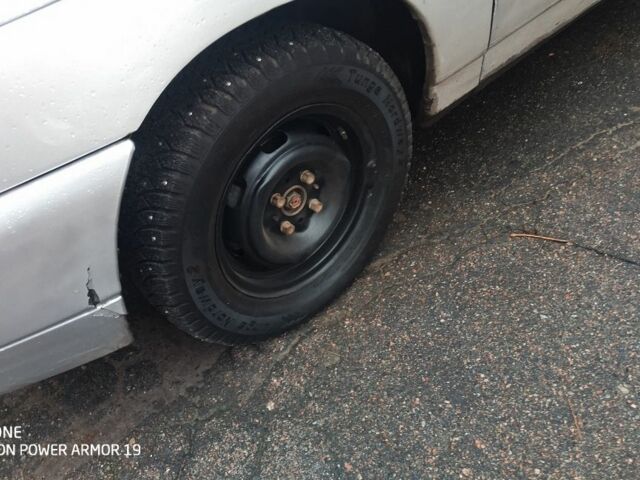 Серый ВАЗ 2111, объемом двигателя 1.5 л и пробегом 250 тыс. км за 1500 $, фото 2 на Automoto.ua