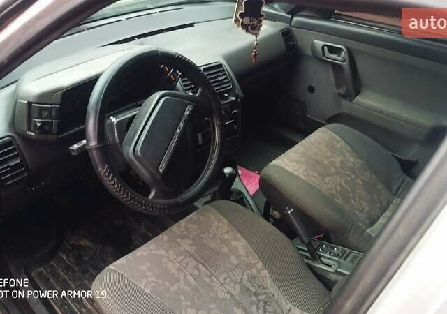 Серый ВАЗ 2111, объемом двигателя 1.5 л и пробегом 250 тыс. км за 1500 $, фото 2 на Automoto.ua