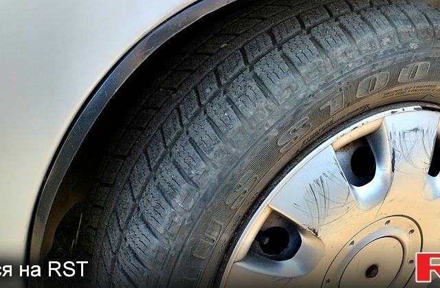 Серый ВАЗ 2111, объемом двигателя 1.5 л и пробегом 230 тыс. км за 2200 $, фото 2 на Automoto.ua