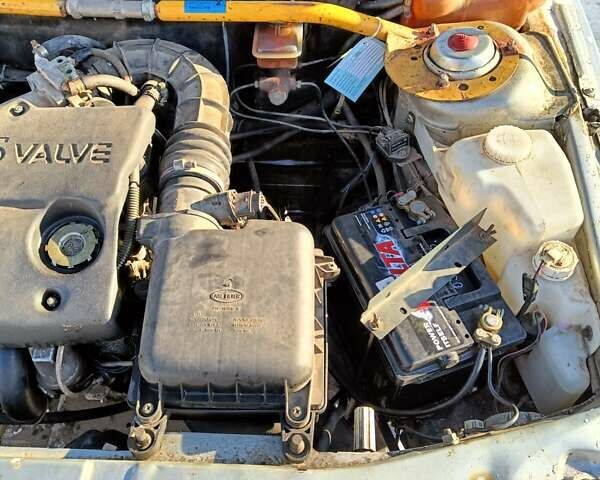 Серый ВАЗ 2111, объемом двигателя 1.5 л и пробегом 224 тыс. км за 1500 $, фото 24 на Automoto.ua