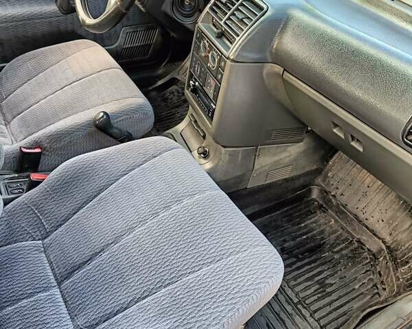 Серый ВАЗ 2111, объемом двигателя 1.5 л и пробегом 224 тыс. км за 1500 $, фото 11 на Automoto.ua