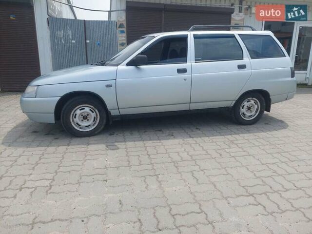 Серый ВАЗ 2111, объемом двигателя 1.5 л и пробегом 250 тыс. км за 1599 $, фото 1 на Automoto.ua