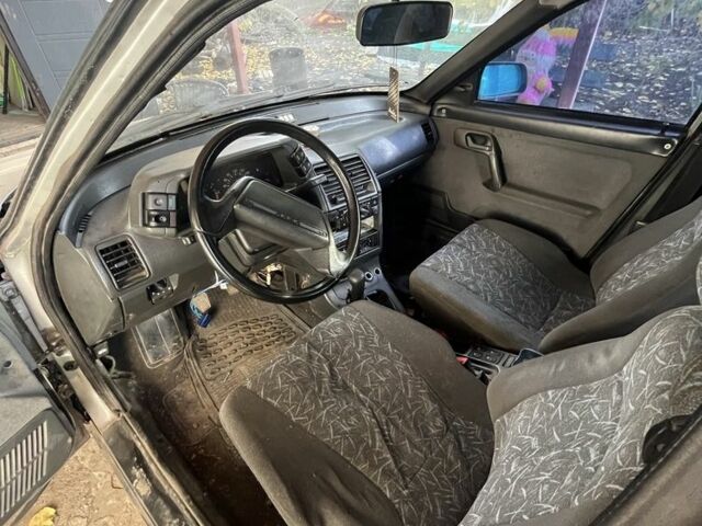 ВАЗ 2111 2003 в Кривом Роге на Automoto.ua Серый ВАЗ 2111, объемом двигателя 1.6 л и пробегом 30 тыс. км за 953 $, фото 8 на Automoto.ua