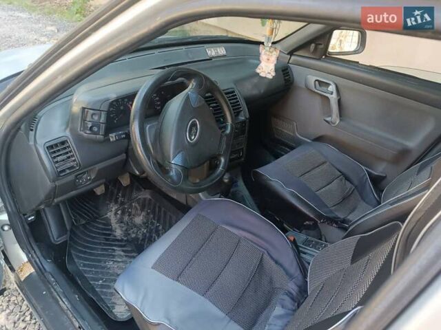 Серый ВАЗ 2111, объемом двигателя 1.5 л и пробегом 200 тыс. км за 950 $, фото 6 на Automoto.ua