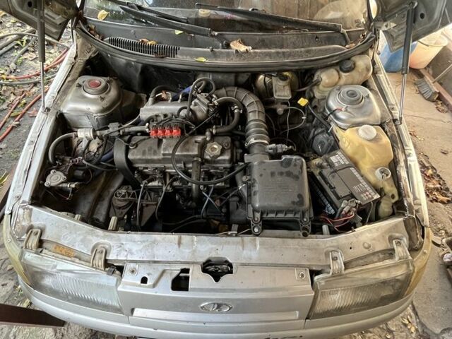 ВАЗ 2111 2003 в Кривом Роге на Automoto.ua Серый ВАЗ 2111, объемом двигателя 1.6 л и пробегом 30 тыс. км за 953 $, фото 4 на Automoto.ua