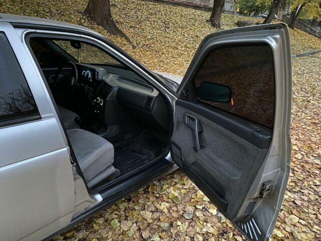 Серый ВАЗ 2111, объемом двигателя 1.5 л и пробегом 210 тыс. км за 1228 $, фото 12 на Automoto.ua