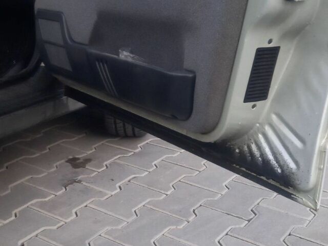 Серый ВАЗ 2111, объемом двигателя 1.6 л и пробегом 108 тыс. км за 2000 $, фото 5 на Automoto.ua