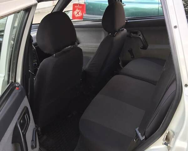 Сірий ВАЗ 2111, об'ємом двигуна 1.5 л та пробігом 300 тис. км за 2300 $, фото 3 на Automoto.ua