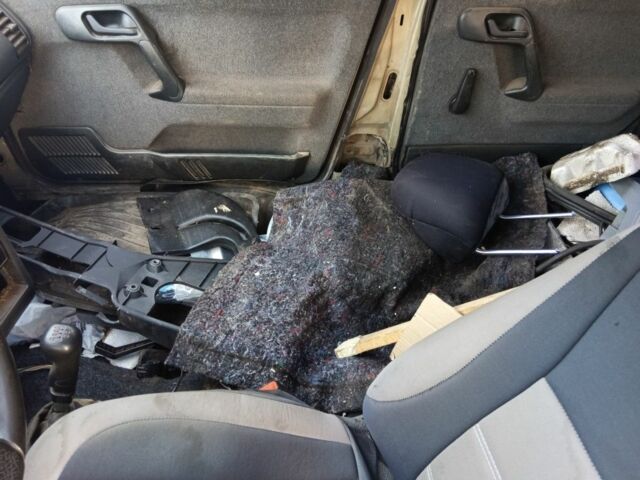 Серый ВАЗ 2111, объемом двигателя 0 л и пробегом 300 тыс. км за 719 $, фото 6 на Automoto.ua