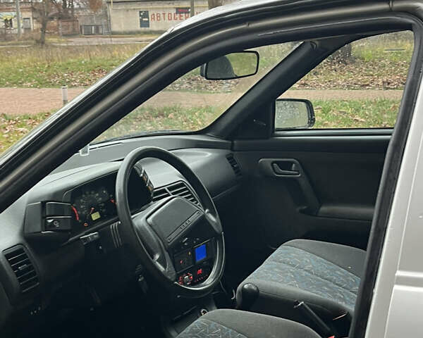 Сірий ВАЗ 2111, об'ємом двигуна 1.5 л та пробігом 118 тис. км за 1750 $, фото 3 на Automoto.ua