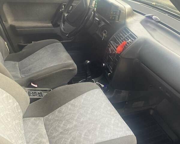 Серый ВАЗ 2111, объемом двигателя 1.5 л и пробегом 277 тыс. км за 1350 $, фото 1 на Automoto.ua