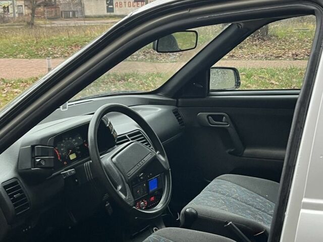 Серый ВАЗ 2111, объемом двигателя 1.5 л и пробегом 118 тыс. км за 1750 $, фото 4 на Automoto.ua