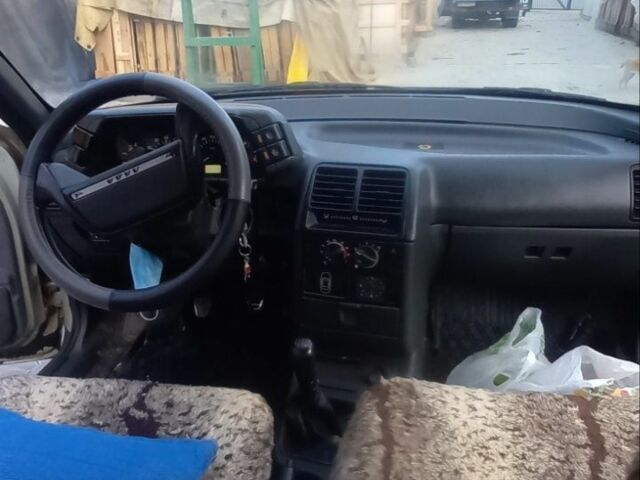 Серый ВАЗ 2111, объемом двигателя 1.6 л и пробегом 108 тыс. км за 2000 $, фото 7 на Automoto.ua