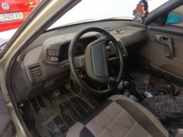 Серый ВАЗ 2111, объемом двигателя 0 л и пробегом 300 тыс. км за 719 $, фото 5 на Automoto.ua