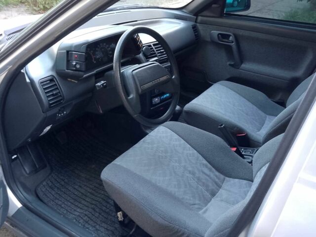 Сірий ВАЗ 2111, об'ємом двигуна 1.6 л та пробігом 111 тис. км за 3200 $, фото 8 на Automoto.ua