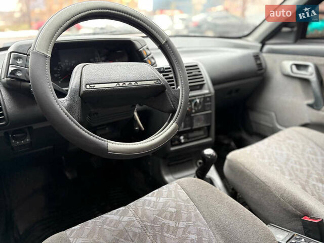 Серый ВАЗ 2111, объемом двигателя 1.6 л и пробегом 220 тыс. км за 2550 $, фото 5 на Automoto.ua