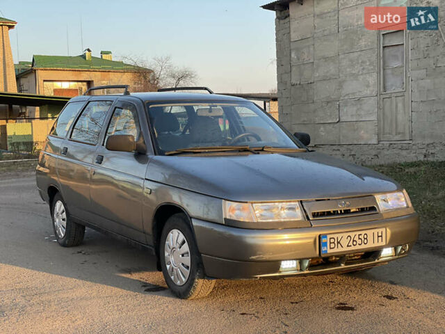 Серый ВАЗ 2111, объемом двигателя 1.6 л и пробегом 180 тыс. км за 1575 $, фото 5 на Automoto.ua