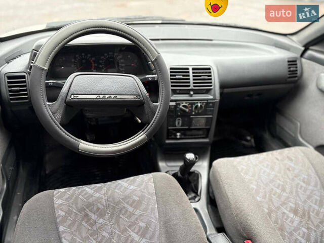 Серый ВАЗ 2111, объемом двигателя 1.6 л и пробегом 220 тыс. км за 2550 $, фото 7 на Automoto.ua