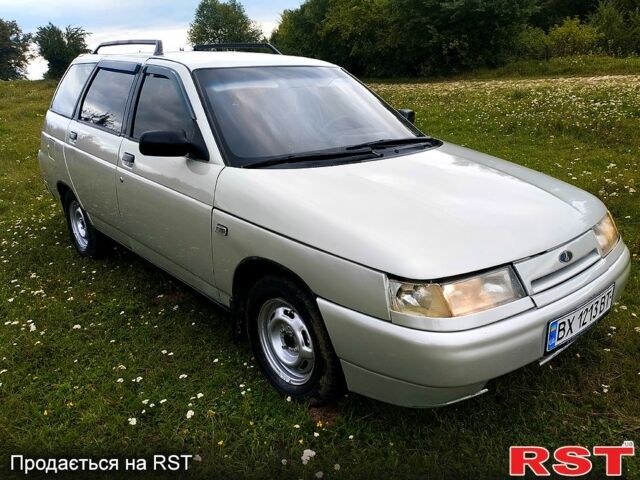 Серый ВАЗ 2111, объемом двигателя 1.5 л и пробегом 200 тыс. км за 1400 $, фото 2 на Automoto.ua