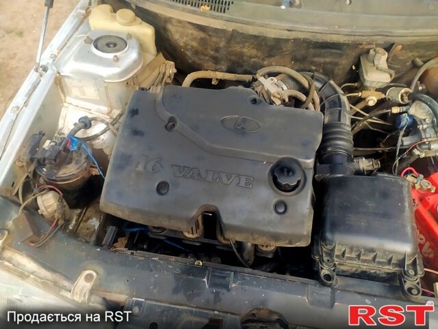 Серый ВАЗ 2111, объемом двигателя 1.6 л и пробегом 231 тыс. км за 1222 $, фото 1 на Automoto.ua