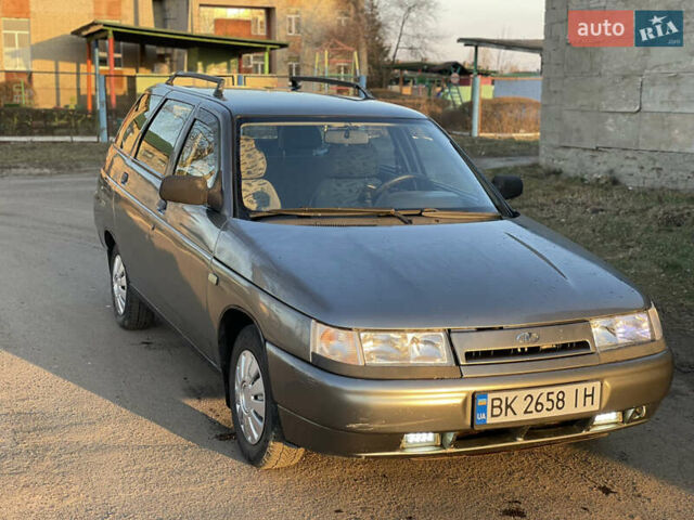 Серый ВАЗ 2111, объемом двигателя 1.6 л и пробегом 180 тыс. км за 1575 $, фото 3 на Automoto.ua