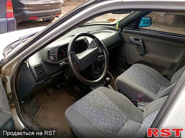 Серый ВАЗ 2111, объемом двигателя 1.6 л и пробегом 380 тыс. км за 2450 $, фото 3 на Automoto.ua