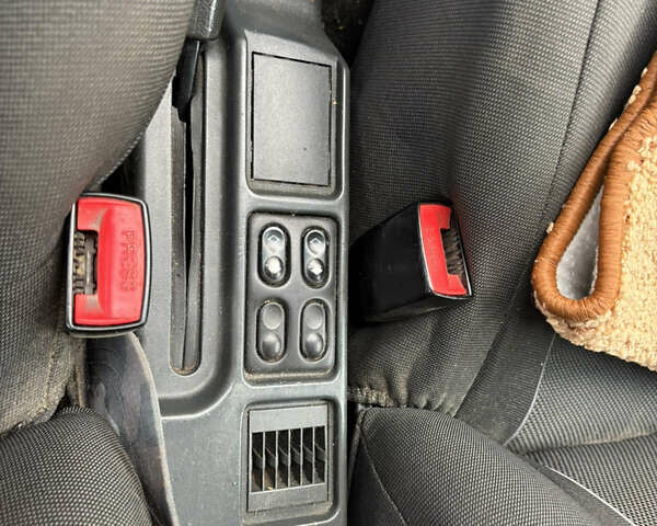 ВАЗ 2111 2005 в Казатине на Automoto.ua Серый ВАЗ 2111, объемом двигателя 1.6 л и пробегом 101 тыс. км за 1800 $, фото 12 на Automoto.ua