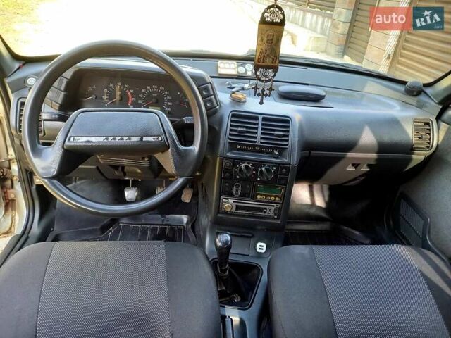 Серый ВАЗ 2111, объемом двигателя 1.6 л и пробегом 275 тыс. км за 2450 $, фото 2 на Automoto.ua