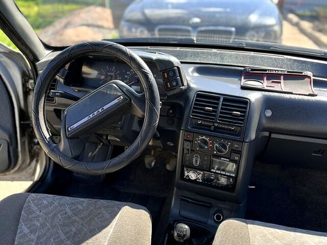 Сірий ВАЗ 2111, об'ємом двигуна 1.6 л та пробігом 255 тис. км за 1750 $, фото 6 на Automoto.ua