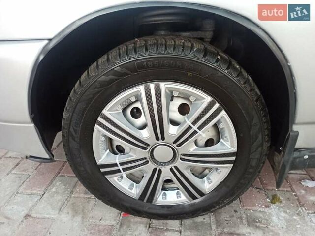 Серый ВАЗ 2111, объемом двигателя 1.6 л и пробегом 230 тыс. км за 2200 $, фото 7 на Automoto.ua