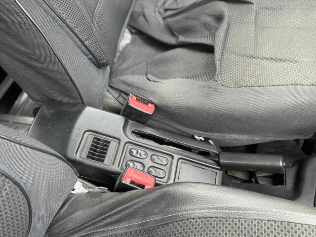 Серый ВАЗ 2111, объемом двигателя 1.6 л и пробегом 296 тыс. км за 1399 $, фото 9 на Automoto.ua