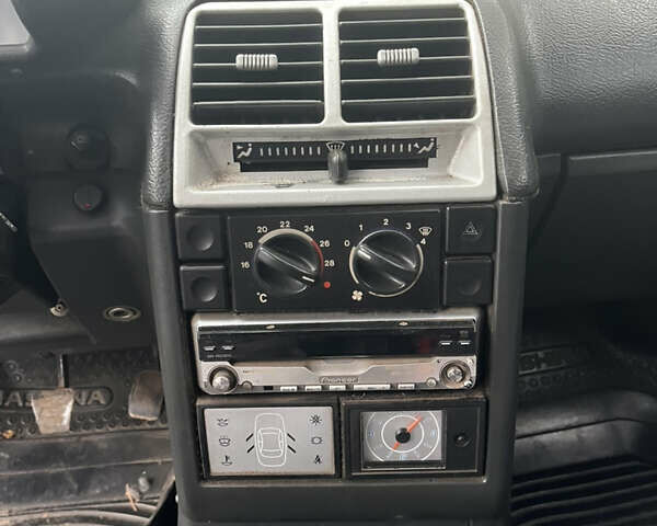 Сірий ВАЗ 2111, об'ємом двигуна 1.6 л та пробігом 300 тис. км за 1305 $, фото 8 на Automoto.ua