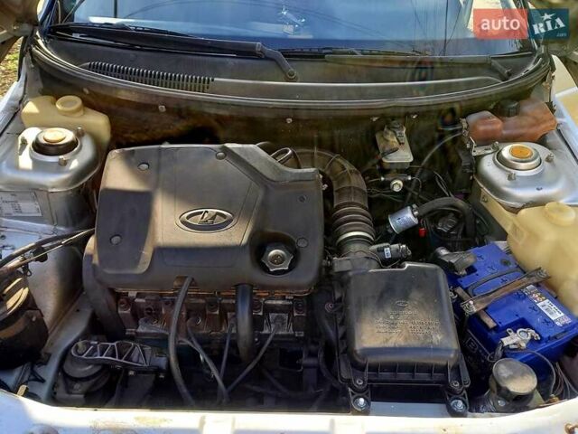 Серый ВАЗ 2111, объемом двигателя 1.6 л и пробегом 275 тыс. км за 2450 $, фото 6 на Automoto.ua