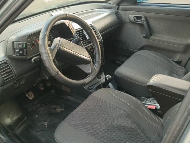Сірий ВАЗ 2111, об'ємом двигуна 1.6 л та пробігом 198 тис. км за 1707 $, фото 6 на Automoto.ua