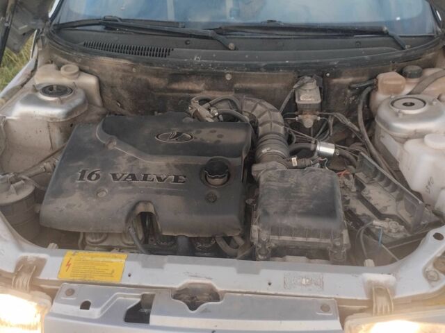 Серый ВАЗ 2111, объемом двигателя 1.6 л и пробегом 273 тыс. км за 1200 $, фото 4 на Automoto.ua