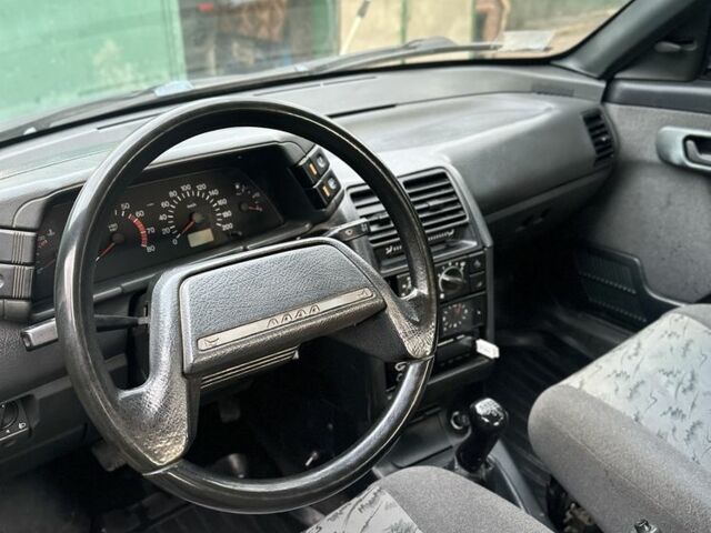 Серый ВАЗ 2111, объемом двигателя 1.6 л и пробегом 201 тыс. км за 1950 $, фото 6 на Automoto.ua