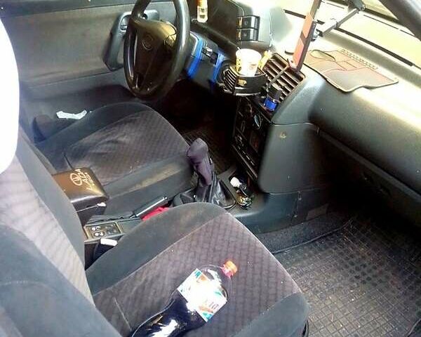 Серый ВАЗ 2111, объемом двигателя 1.6 л и пробегом 300 тыс. км за 1500 $, фото 2 на Automoto.ua