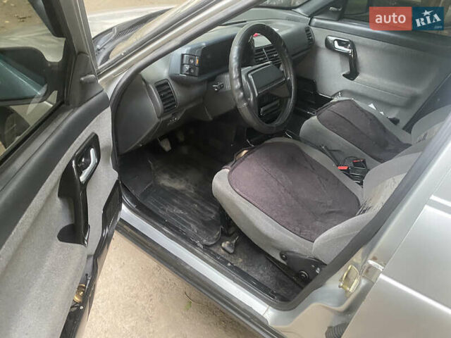 Серый ВАЗ 2111, объемом двигателя 1.6 л и пробегом 286 тыс. км за 2800 $, фото 7 на Automoto.ua