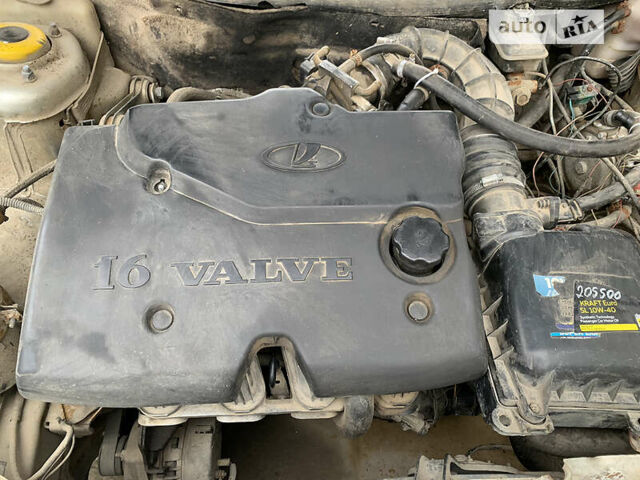 Серый ВАЗ 2111, объемом двигателя 1.62 л и пробегом 200 тыс. км за 2000 $, фото 6 на Automoto.ua
