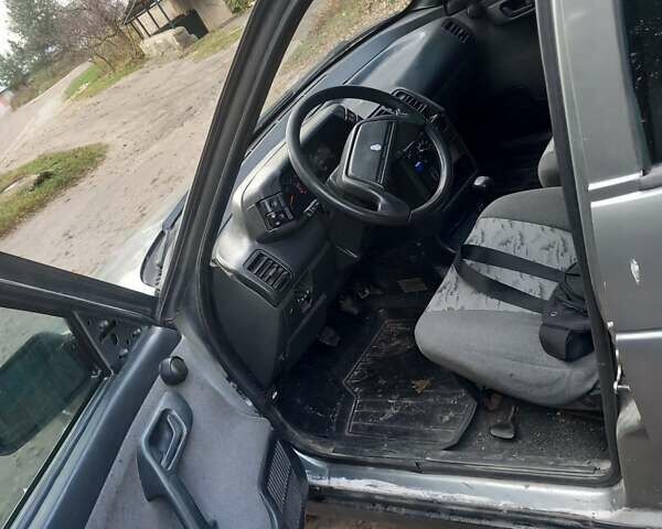 Серый ВАЗ 2111, объемом двигателя 1.6 л и пробегом 300 тыс. км за 850 $, фото 4 на Automoto.ua